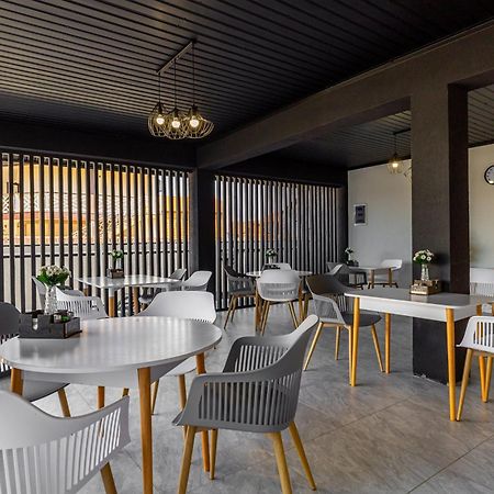 Fenix Hotell Solotvyno Exteriör bild