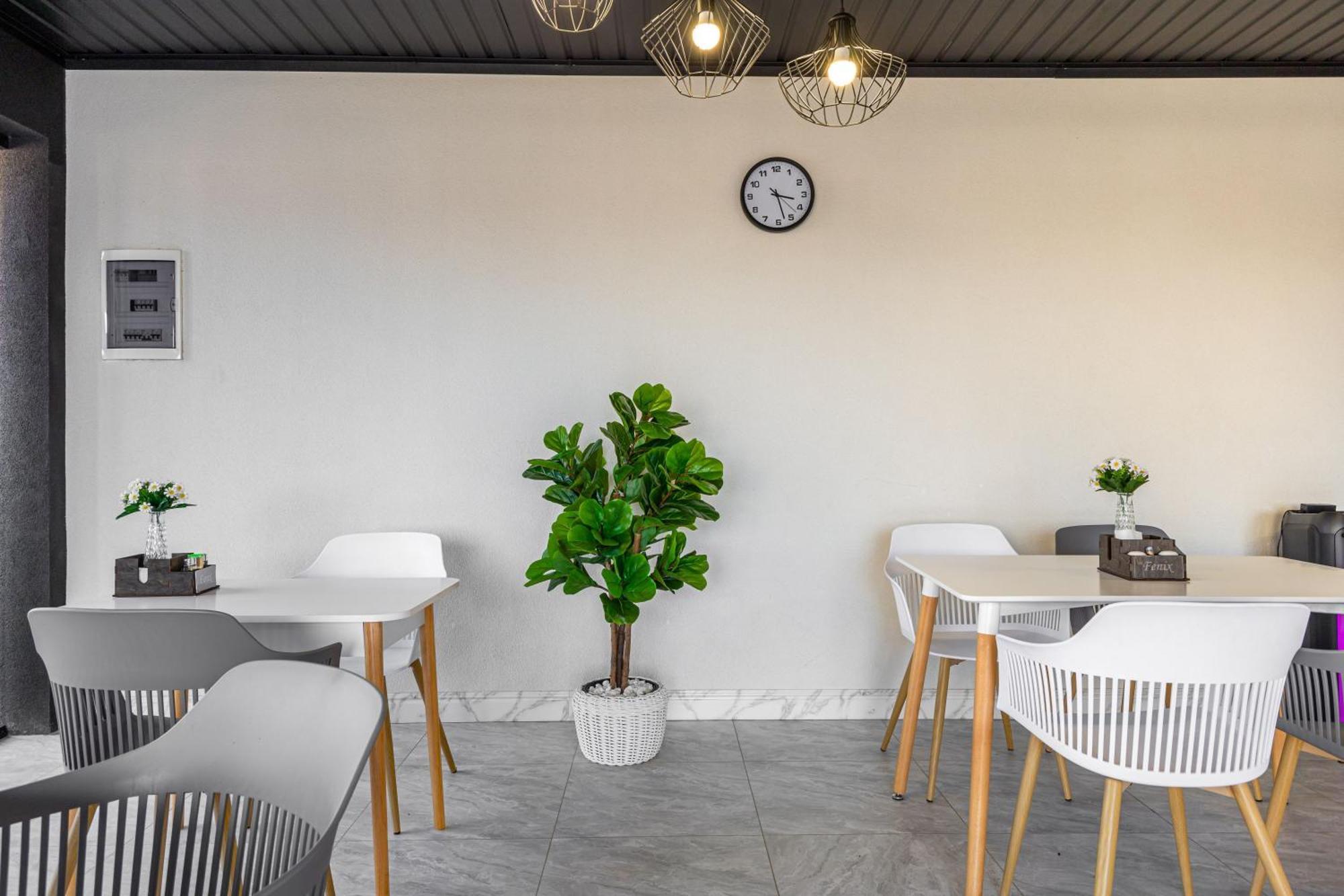 Fenix Hotell Solotvyno Exteriör bild