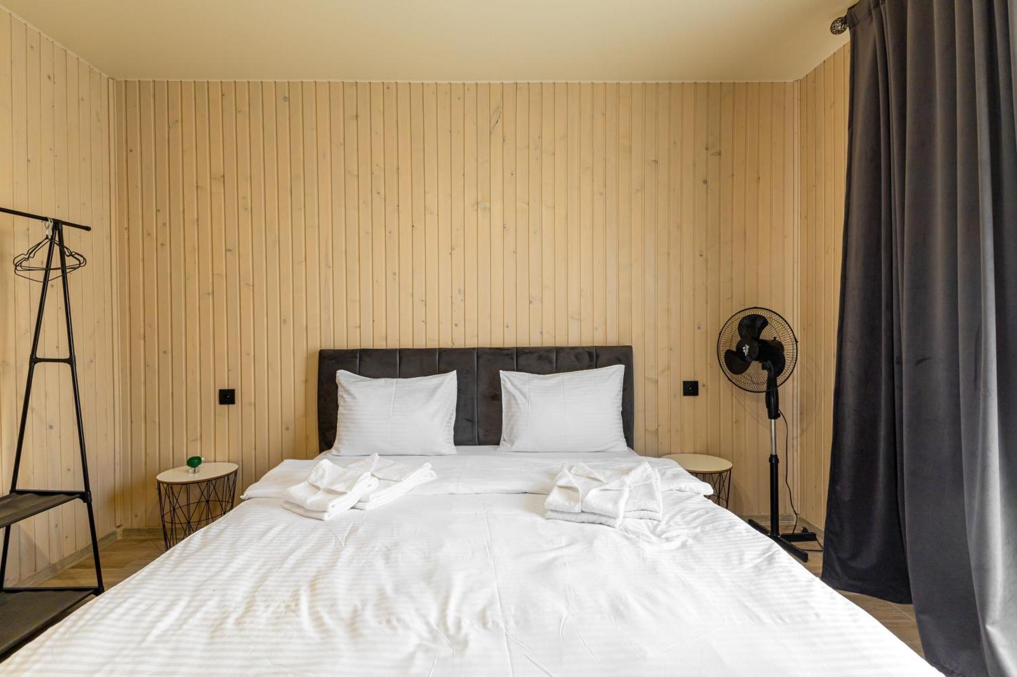 Fenix Hotell Solotvyno Exteriör bild