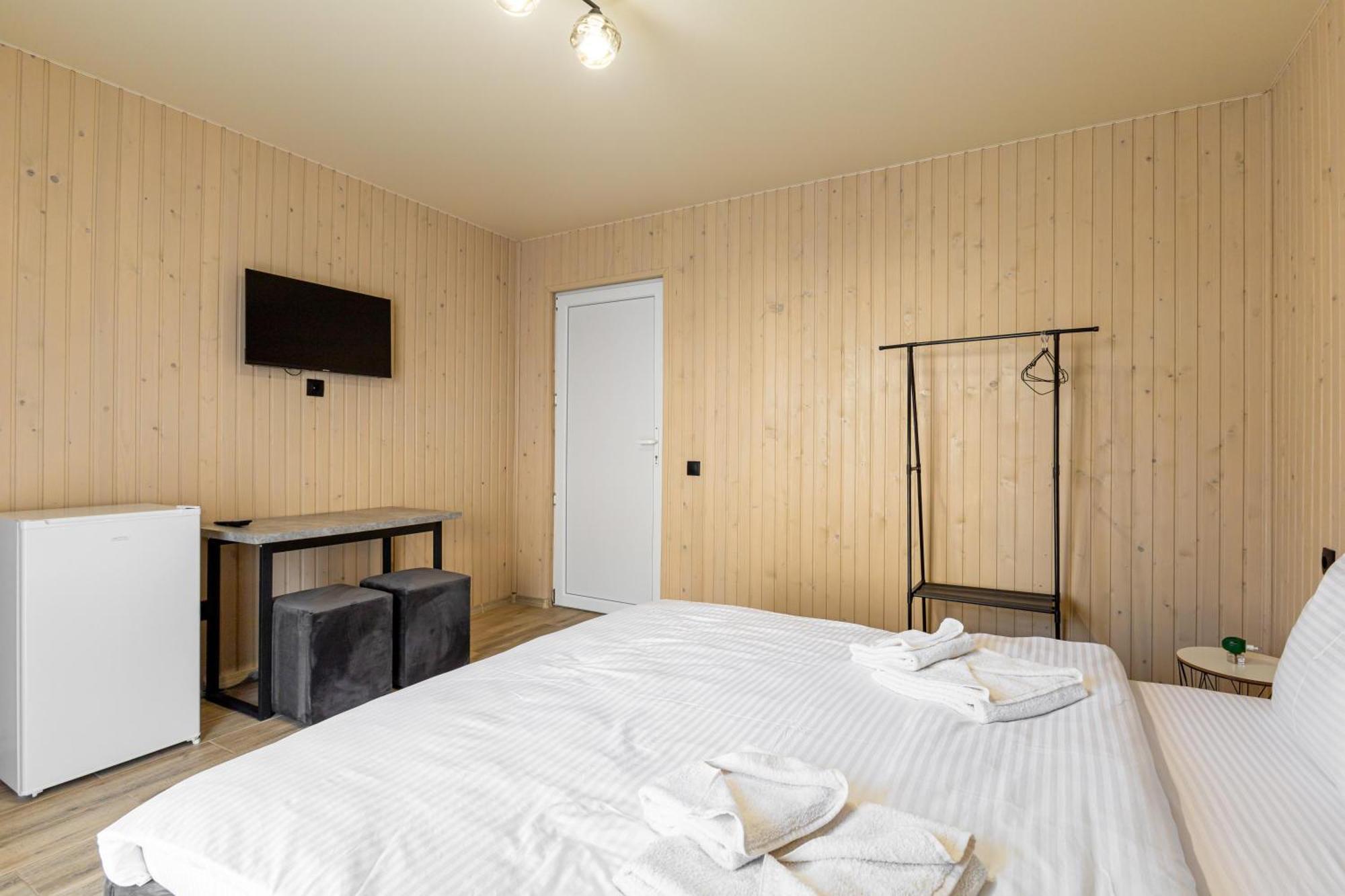 Fenix Hotell Solotvyno Exteriör bild