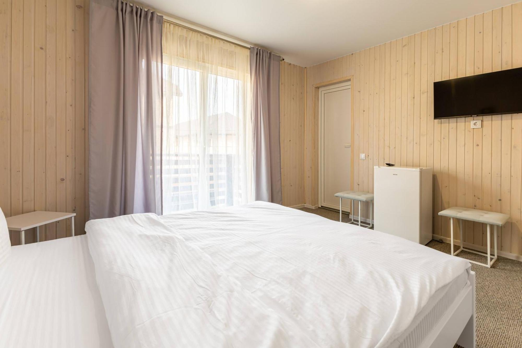 Fenix Hotell Solotvyno Exteriör bild